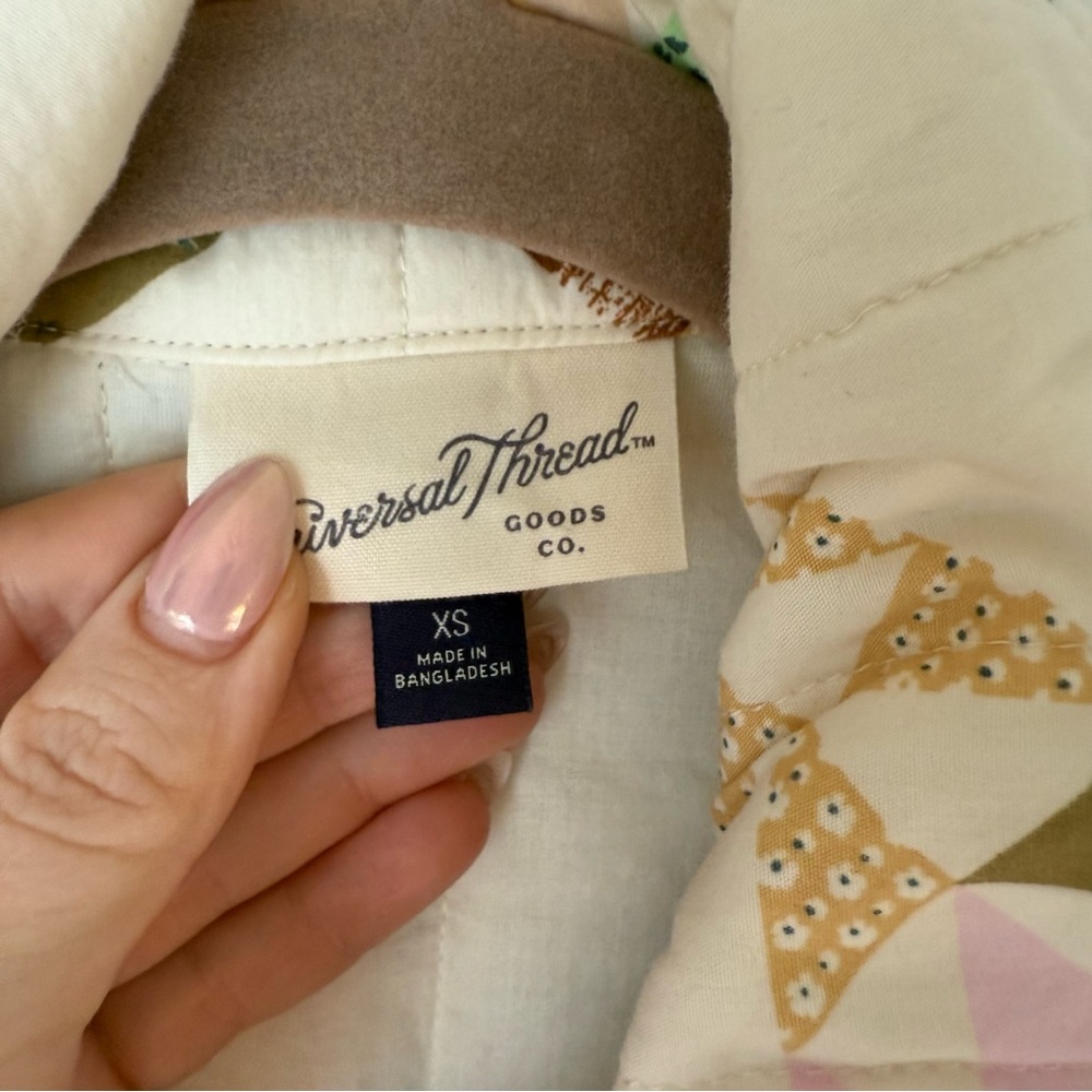 Universal Thread Patchwork Print Quilted Button F… - image 3